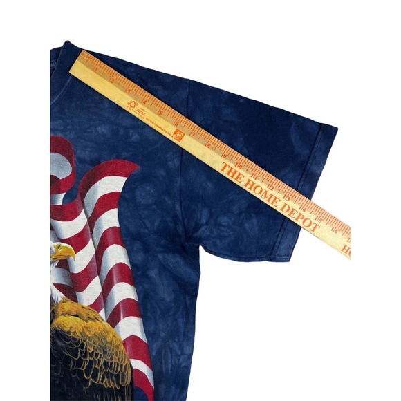 VTG The Mountain Bald Eagle USA Flag Blue Crewneck Short Sleeve T-Shirt Size M - Picture 6 of 6